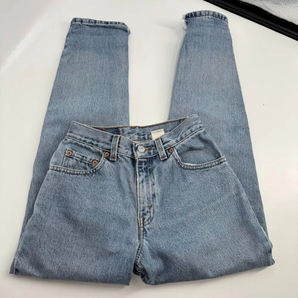 Vintage Levi's 550 Relaxed Fit Tapered Leg Jeans - Size 2 Petite - Picture 4 of 15